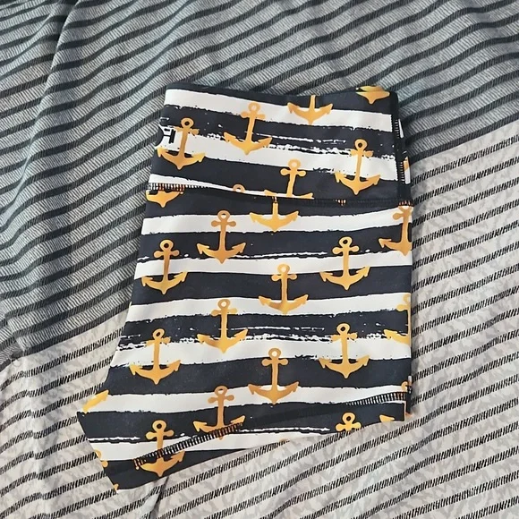 Shorts - Picture 2 of 2